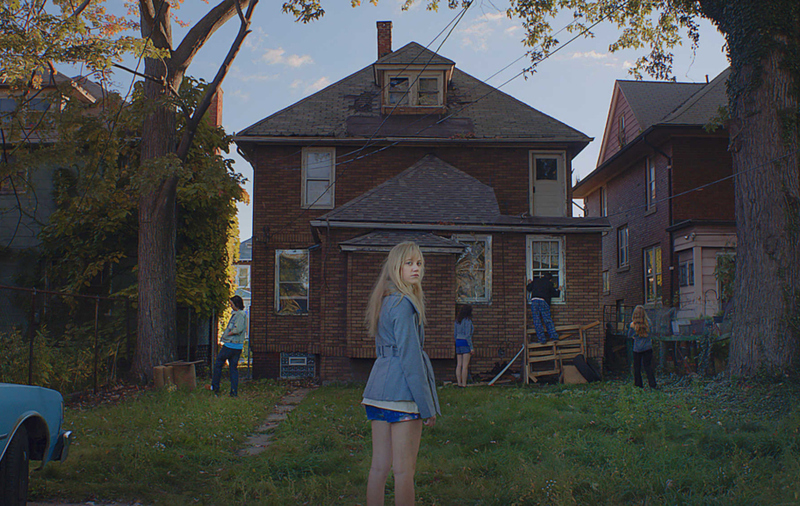 It Follows | MovieStillsDB