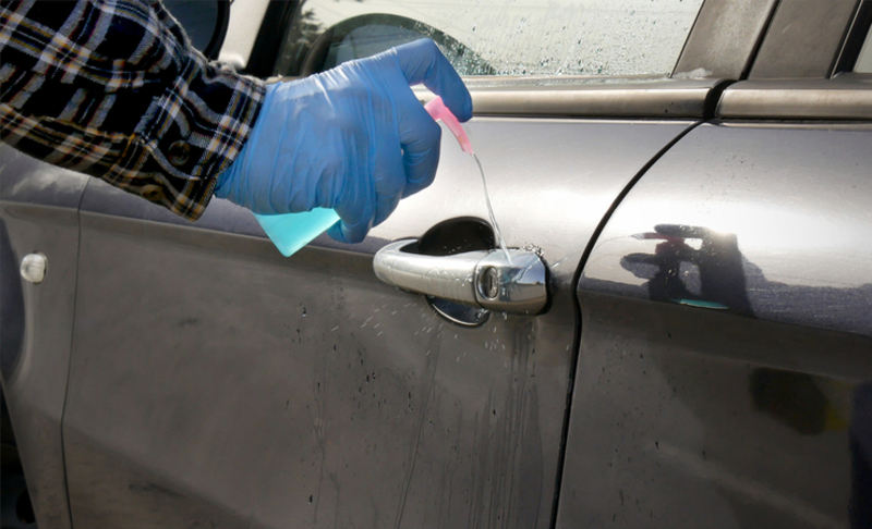 De-Ice Stuck Doors and Locks With Hand Sanitizer | Shutterstock