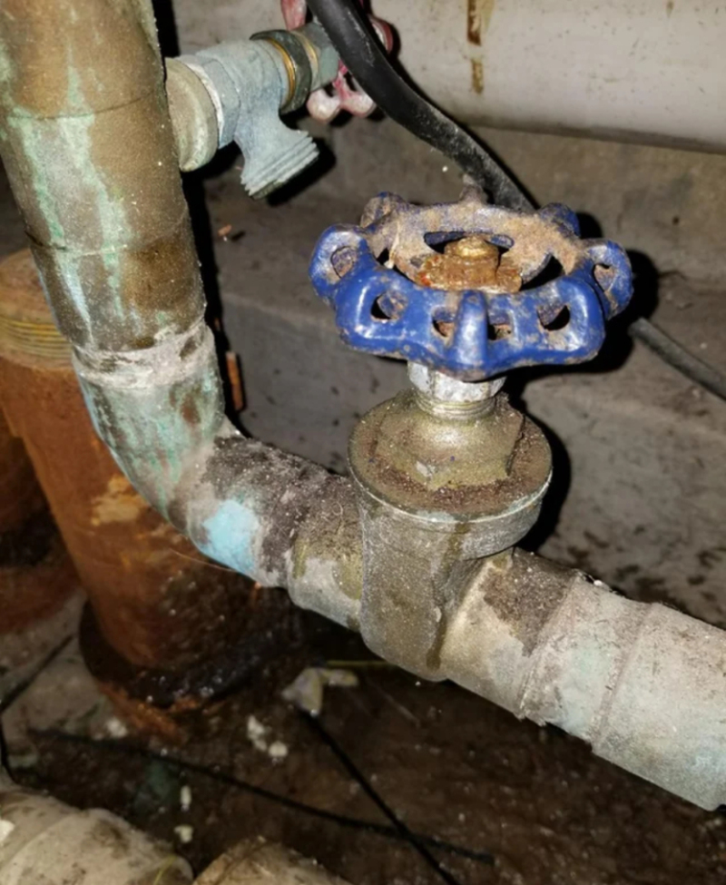 Maintaining Pipework | Reddit.com/shakenbake2