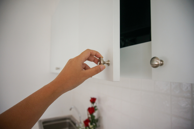 Fix Loud Cabinet Doors | Shutterstock