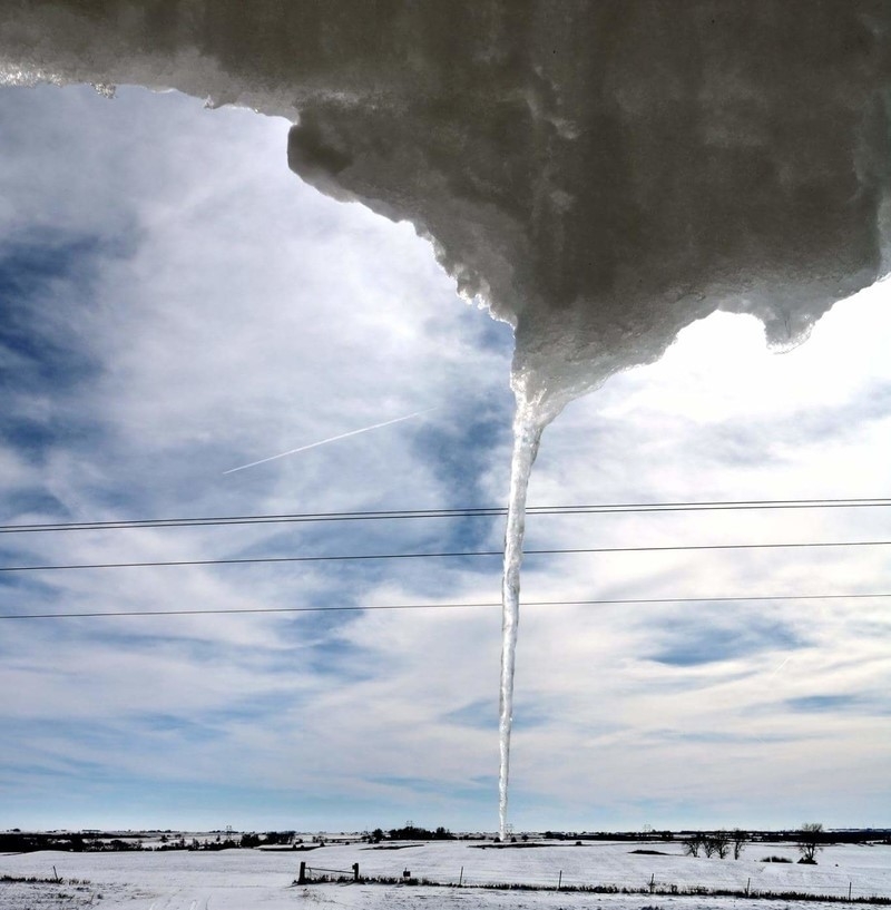 Ice Tornado | Reddit.com/-sUBzERoo-