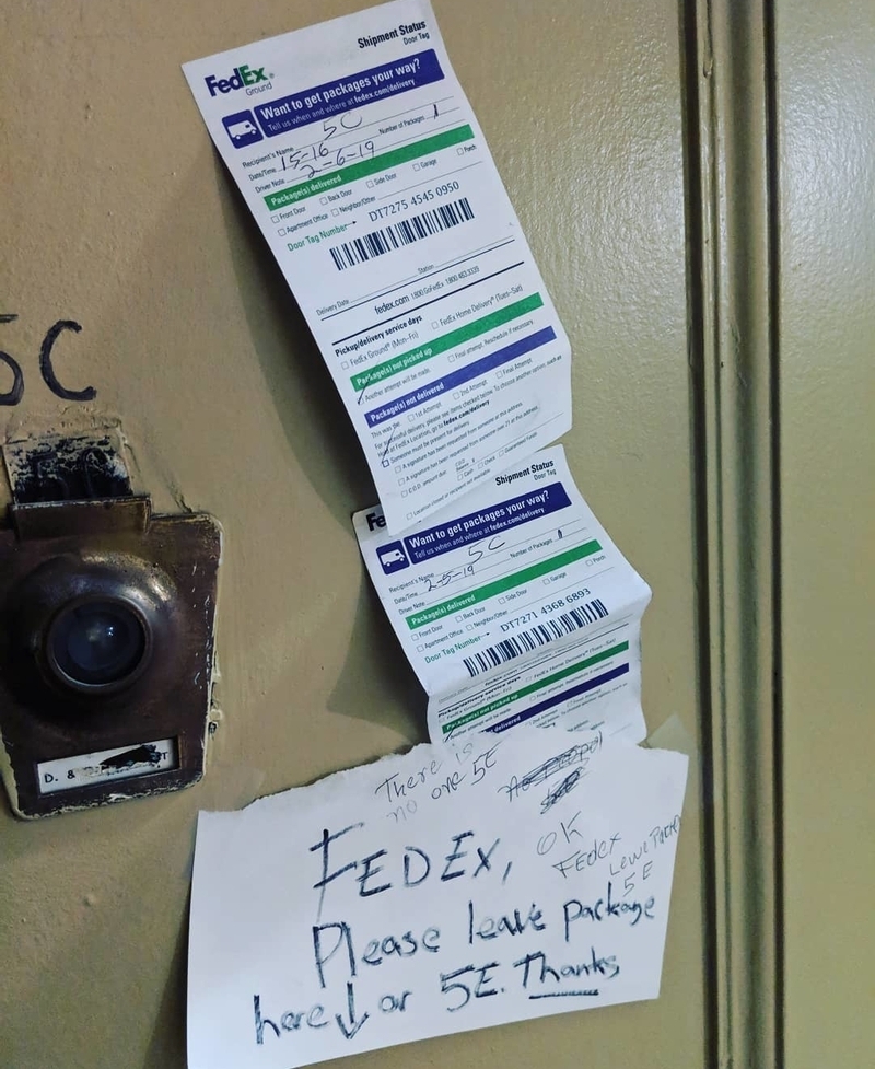 Just Leave the Dang Package! | Instagram/@leemobot