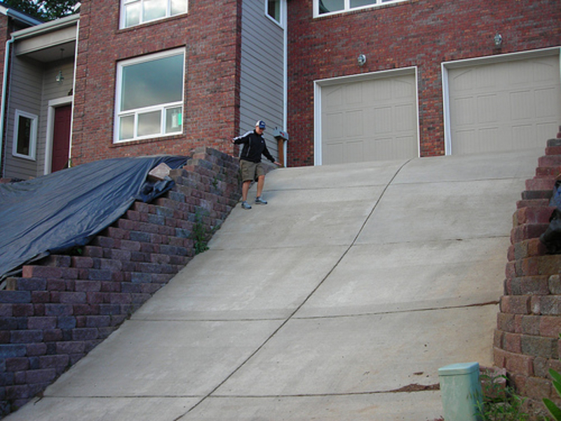 Sliding Driveway | Imgur.com/NmVz5vJ