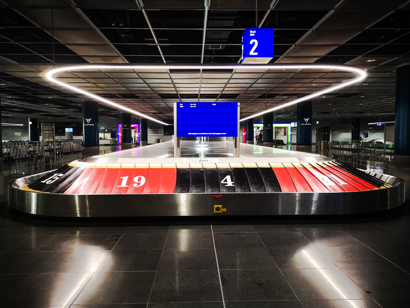 Roulette Baggage Claim | Adi Zufall/Shutterstock