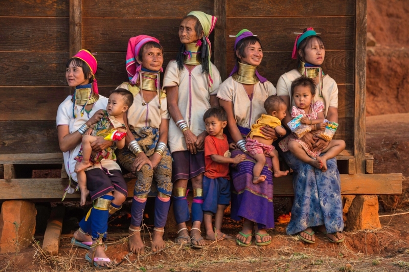 Why the Kayan Women Elongate Their Necks | Alamy Stock Photo by LEMAIRE StΘphane/hemis.fr