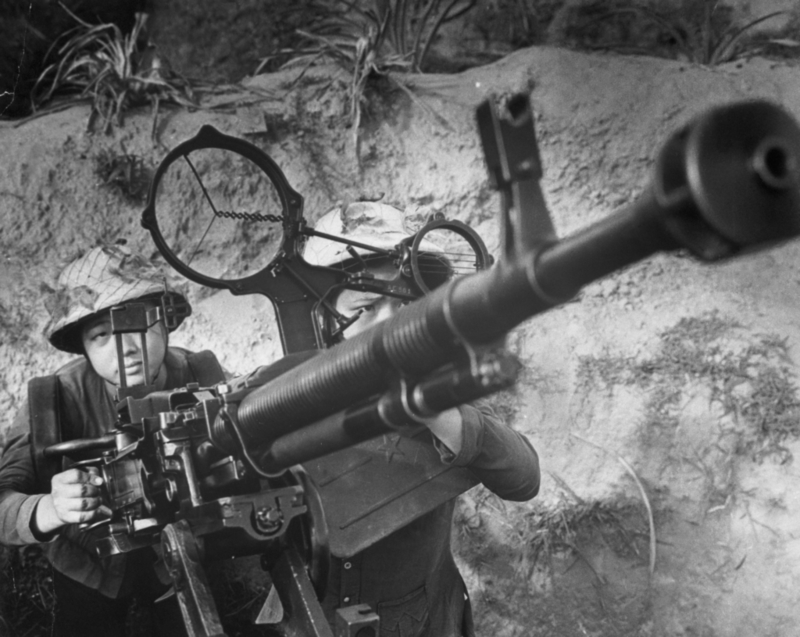 Two Women Get Ready for Battle | Getty Images Photo by Bettmann