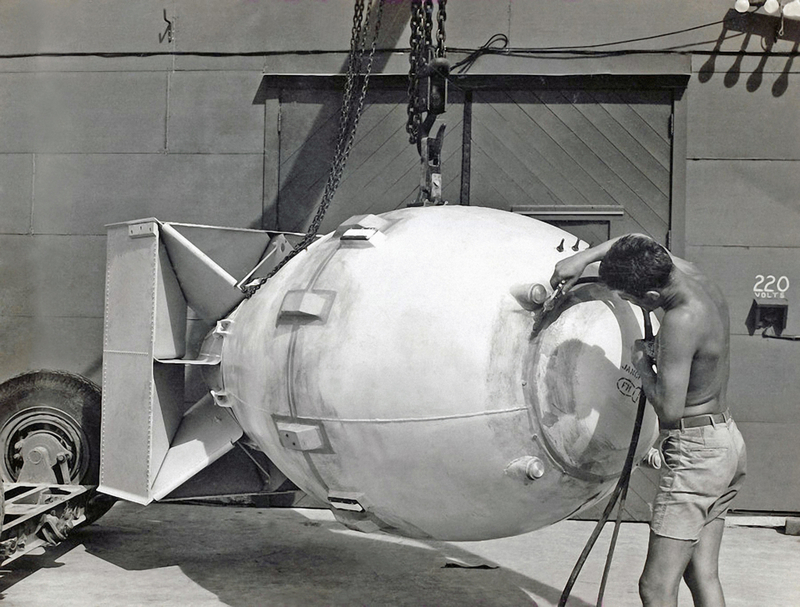 Fat Man Before Nagasaki | Alamy Stock Photo by Prisma by Dukas Presseagentur GmbH/Schultz Reinhard